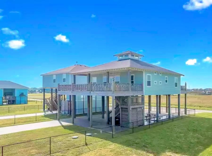 The Beach House Home Crystal Beach Exterior photo