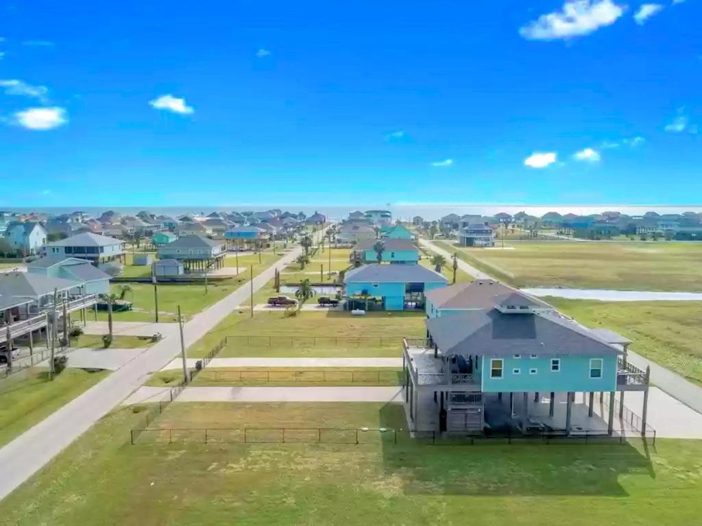 The Beach House Home Crystal Beach Exterior photo